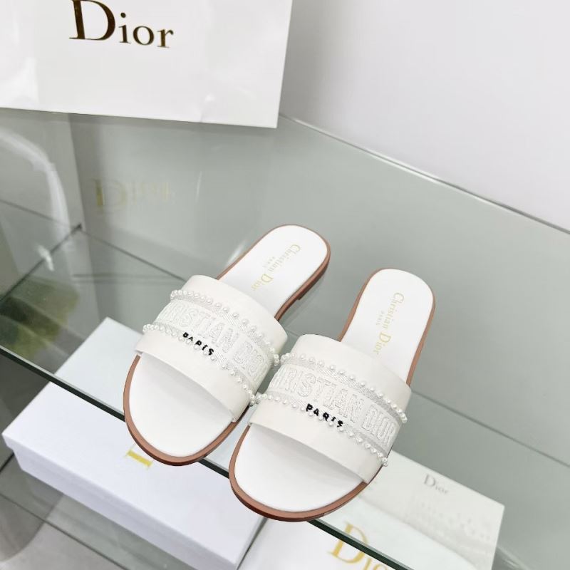 ch**an D*or slippers